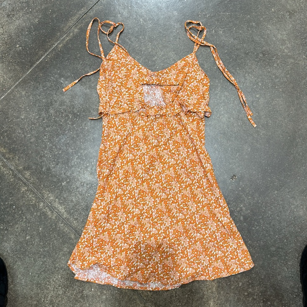 Dress - Picture 3 of 3
